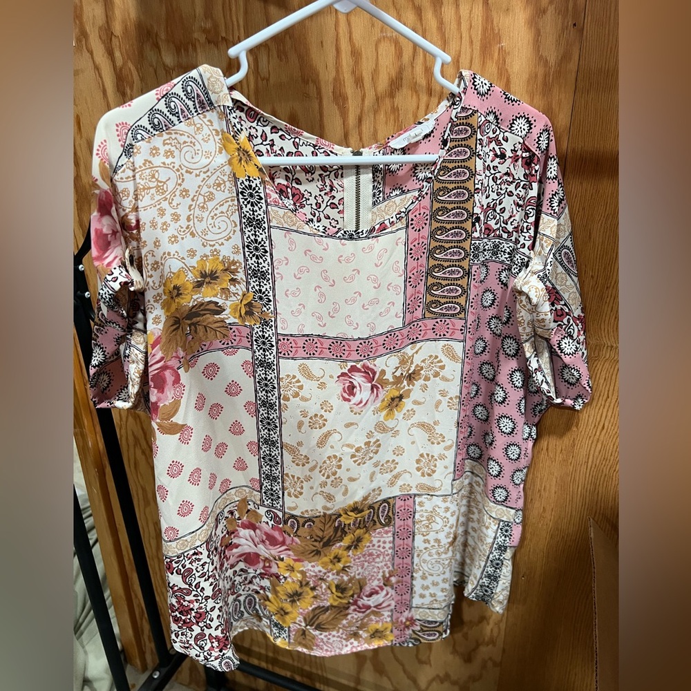Maurice’s Zippered back floral